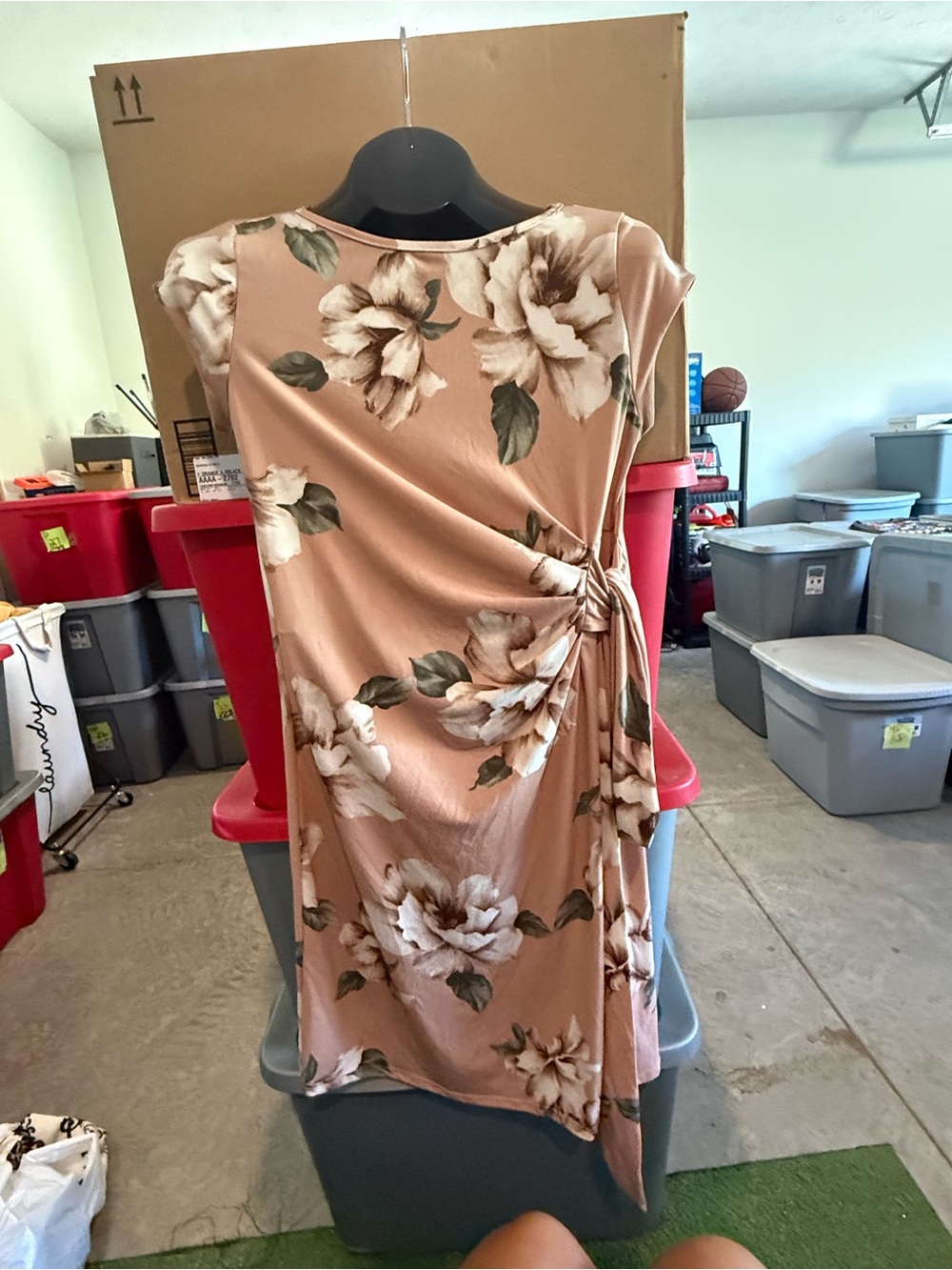 Floral Twist-Detail Women's Dress in Blush p70